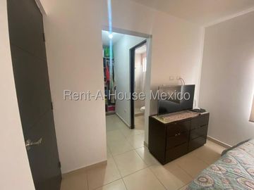 VENTA - Zákia . Casa con amenidades y 3 recámaras con 1 en planta baja