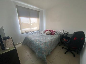 VENTA - Zákia . Casa con amenidades y 3 recámaras con 1 en planta baja