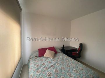VENTA - Zákia . Casa con amenidades y 3 recámaras con 1 en planta baja