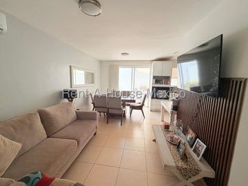 VENTA - Zákia . Casa con amenidades y 3 recámaras con 1 en planta baja