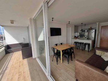 Arriendo departamento amoblado año corrido de 2 dormitorios con panorámica vista al mar en Las pimpinelas, Concón: