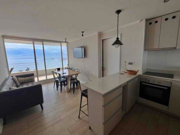 Arriendo departamento amoblado año corrido de 2 dormitorios con panorámica vista al mar en Las pimpinelas, Concón: