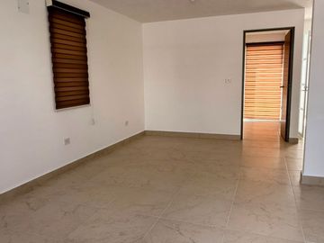 RENTA DE CASA NUEVA EN RESIDENCIAL CATALUÑA CON CASA CLUB