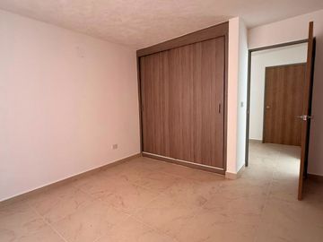 RENTA DE CASA NUEVA EN RESIDENCIAL CATALUÑA CON CASA CLUB