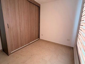 RENTA DE CASA NUEVA EN RESIDENCIAL CATALUÑA CON CASA CLUB