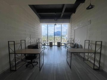 RENTA - Oficina amueblada de 29 metros. Jurica