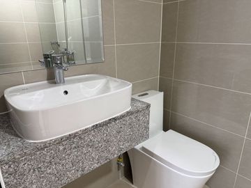 Last 2 Bedroom Rent to Own Condo For Sale in Uptown Ritz BGC Taguig across Uptown Mall