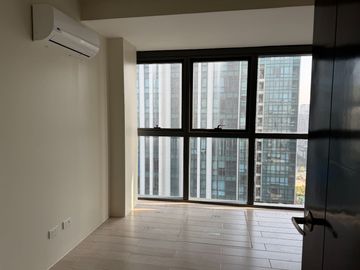 Last 2 Bedroom Rent to Own Condo For Sale in Uptown Ritz BGC Taguig across Uptown Mall