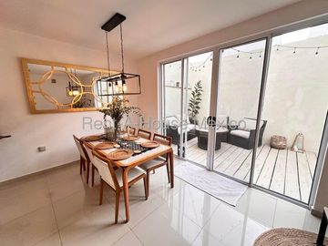 RENTA - Paseo San Junípero. Casa amueblada con sala de TV, 3 recámaras, amenidades