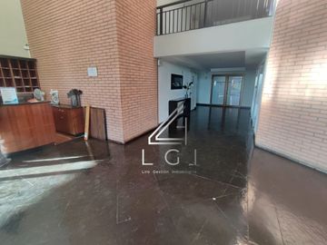 Santa Maria de Manquehue 4 Dormitorios 4 Baños Con 2 Estac. y 1 Bodega.