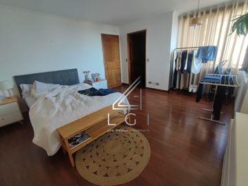 Santa Maria de Manquehue 4 Dormitorios 4 Baños Con 2 Estac. y 1 Bodega.