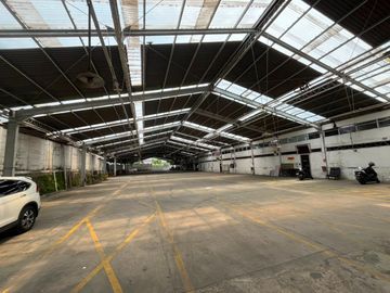 Dijual tanah dan bangunan bogor, jl Raya Citeureup KM Gunung Putri, Bogor, jawa barat