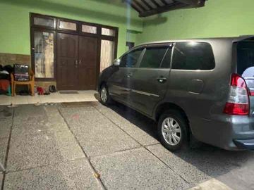 Rumah Dekat UNAS UNINDRA Politeknik akses mobil di Pasar Minggu