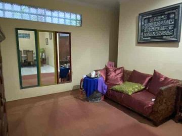 Rumah Dekat UNAS UNINDRA Politeknik akses mobil di Pasar Minggu
