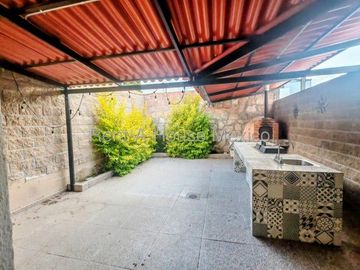 RENTA - Zibatá. Casa con amenidades, 3 recámaras, roof garden