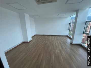 Oficina en Arriendo Los Balsos Medellin