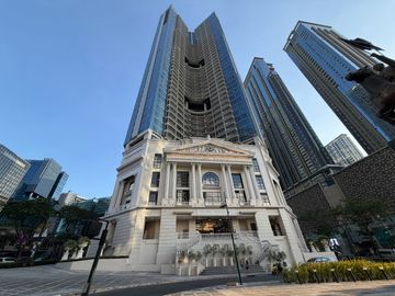 For Sale 1 Bedroom Suite Rent to Own Condo in Uptown Parksuites 2 BGC Taguig facing Mitsukoshi Mall