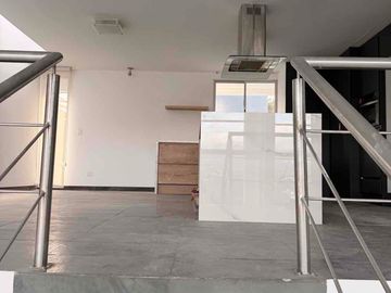 Renta PH de 3 dormitorios con vista en Cumbaya