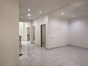 Rumah Bagus Siap Huni Rapi Strategis Cluster Topaz Pondok Hijau Golf Gading Serpong