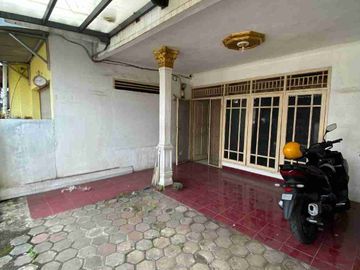Rumah Pinggir Jalan Cocok untuk usaha dan Kost