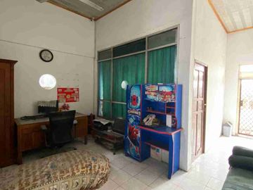Rumah Pinggir Jalan Cocok untuk usaha dan Kost