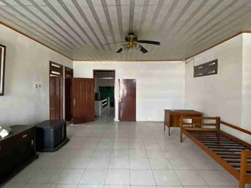 Rumah Pinggir Jalan Cocok untuk usaha dan Kost