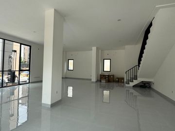 Dijual Rugi Ruko Gandeng 3 Lantai Xlane BSD Hadap Jalan