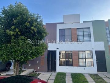 Puertas de San Miguel - RENTA. Casa de 2 recámaras