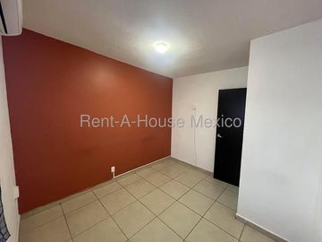 Puertas de San Miguel - RENTA. Casa de 2 recámaras