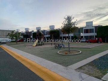 Puertas de San Miguel - RENTA. Casa de 2 recámaras