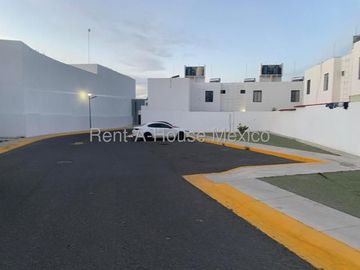 Puertas de San Miguel - RENTA. Casa de 2 recámaras
