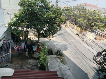 Dijual rumah kosan aktif di jalan utama, pondok Pekayon indah.