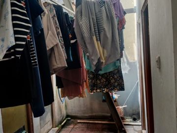 Dijual rumah kosan aktif di jalan utama, pondok Pekayon indah.