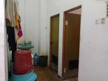 Dijual rumah kosan aktif di jalan utama, pondok Pekayon indah.