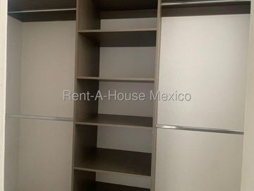 RENTA. Casa con amenidades y 3 recámaras - Capital Sur
