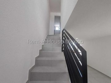 Capital Sur - RENTA. Casa de 2 recámaras