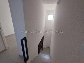 Capital Sur - RENTA. Casa de 2 recámaras