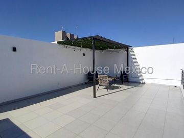 RENTA. Casa con amenidades y 3 recámaras - Zákia