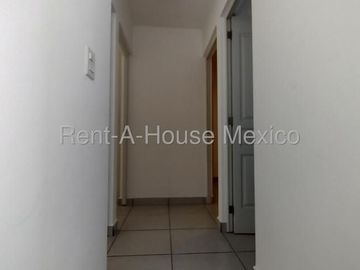 RENTA. Casa con amenidades y 3 recámaras - Zákia
