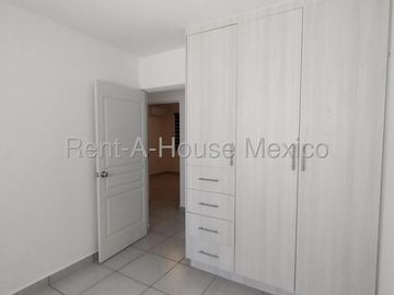 RENTA. Casa con amenidades y 3 recámaras - Zákia