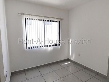 RENTA. Casa con amenidades y 3 recámaras - Zákia