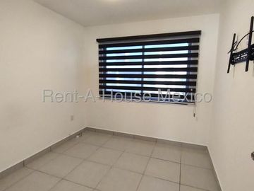 RENTA. Casa con amenidades y 3 recámaras - Zákia