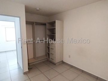 RENTA. Casa con amenidades y 3 recámaras - Zákia