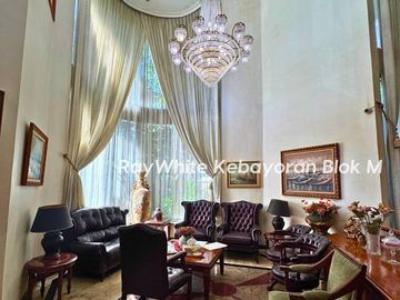 Rumah di Town House area Simprug, Kebayoran Lama Jakarta Selatan