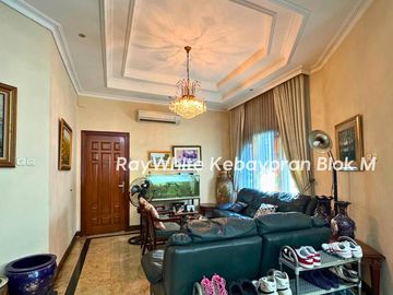 Rumah di Town House area Simprug, Kebayoran Lama Jakarta Selatan