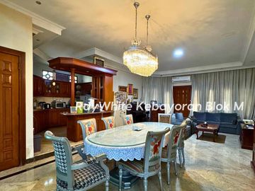 Rumah di Town House area Simprug, Kebayoran Lama Jakarta Selatan