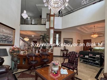 Rumah di Town House area Simprug, Kebayoran Lama Jakarta Selatan