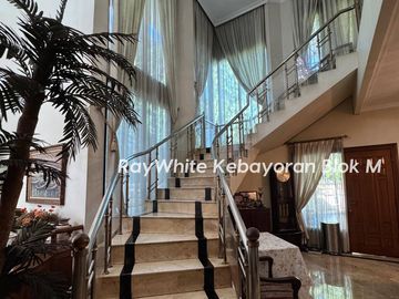 Rumah di Town House area Simprug, Kebayoran Lama Jakarta Selatan