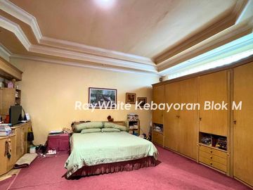 Rumah di Town House area Simprug, Kebayoran Lama Jakarta Selatan