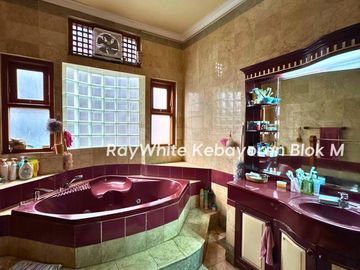 Rumah di Town House area Simprug, Kebayoran Lama Jakarta Selatan